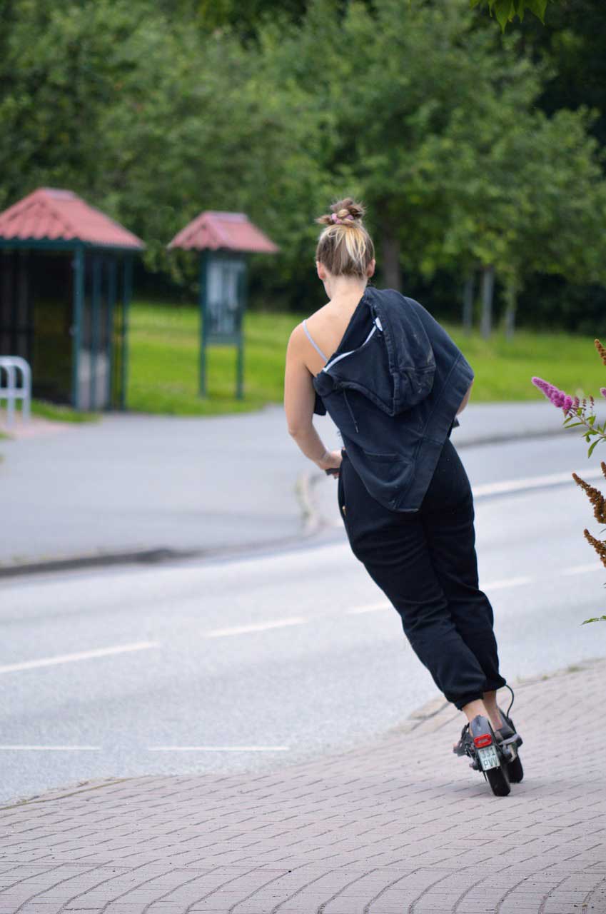 E-Scooter Elektrokleinstfahrzeuge bis 20km/h FAHRERKREIS alle Altergruppen (KEINE Hoverboards und Einräder (Monowheeler)) Haftpflichtversicherung €100 Mio. Deckung ohne Teilkaskoversicherung Juli-24